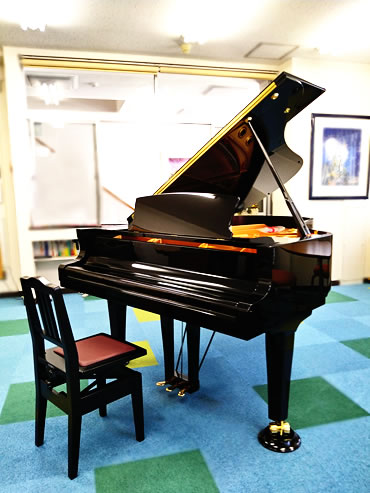 レンタルルーム（F1）ヤマハグランドピアノ
